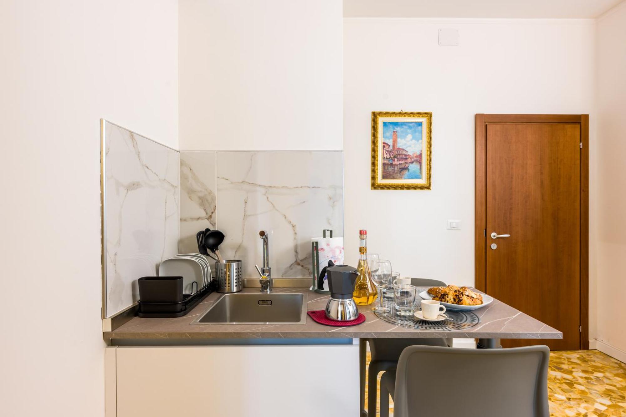 Ca Del Bezzo - Comfort & City View Венеция Екстериор снимка